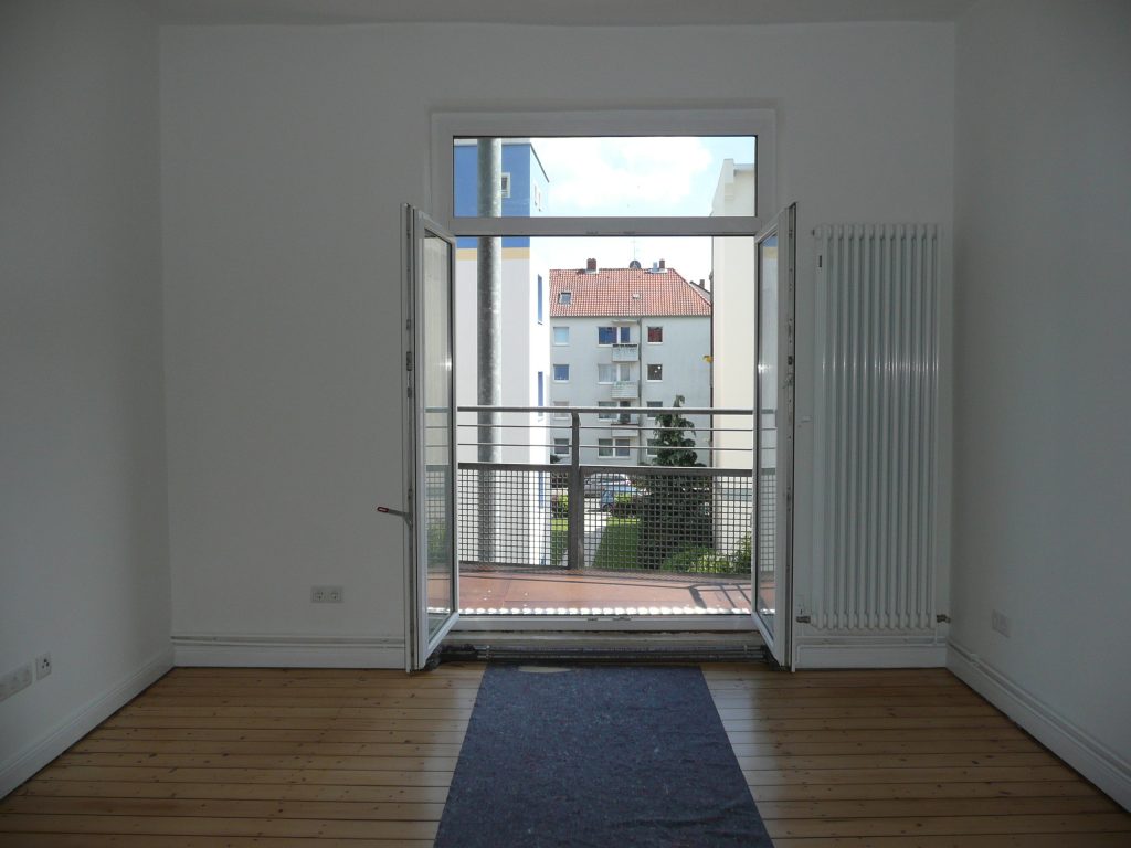 Vermietung: 2 Zimmer Wohnung Innenstadt Balkon Ausblick